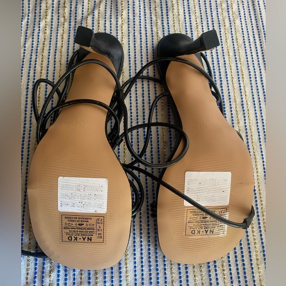 NA-KD Rounded Toe Strappy Heels Black Sz 7.5 NEW - Picture 7 of 12